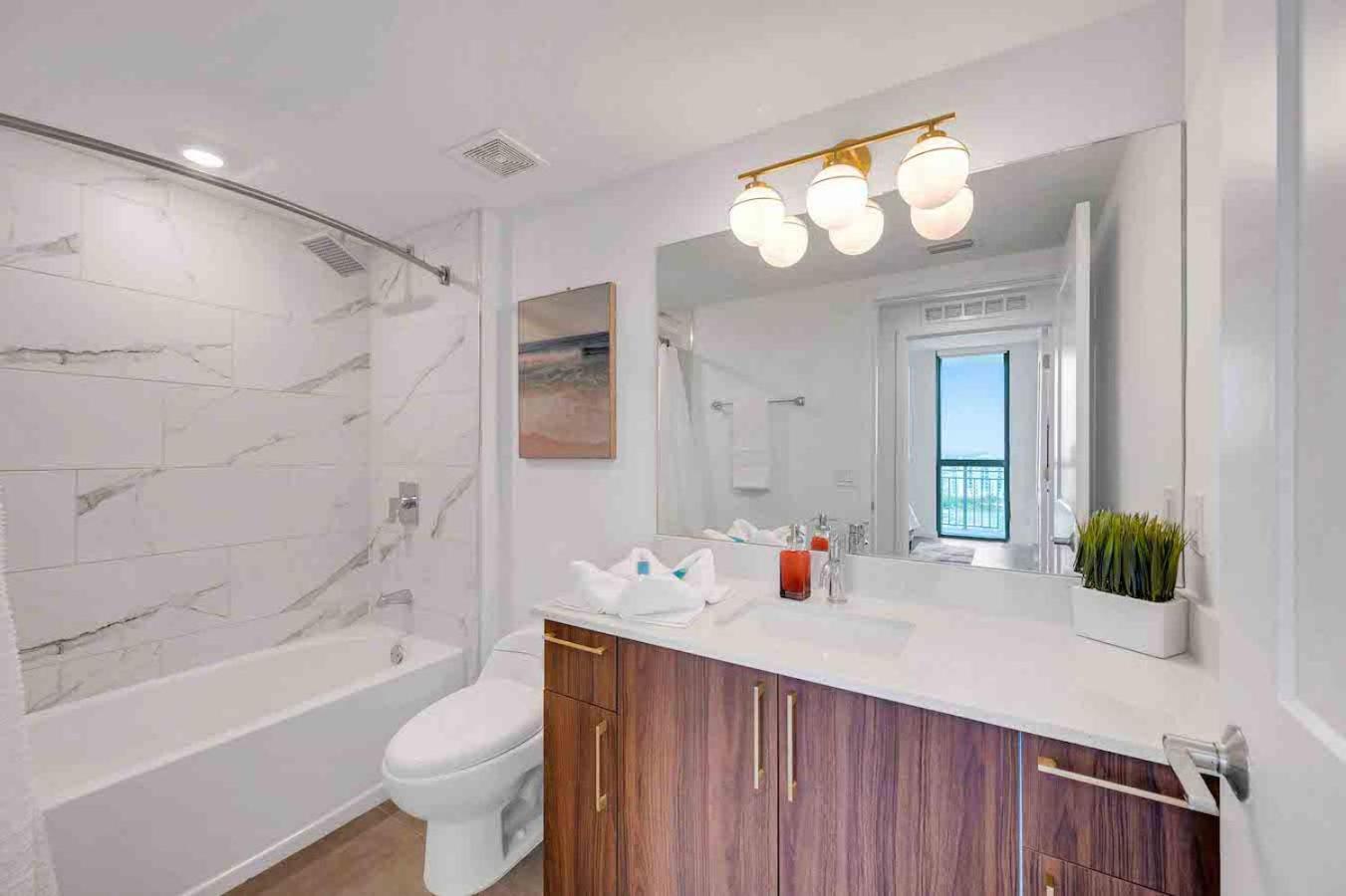 Amazing 3 Bed Unit In Dwntwn Miami With Free Parking Apartman Kültér fotó