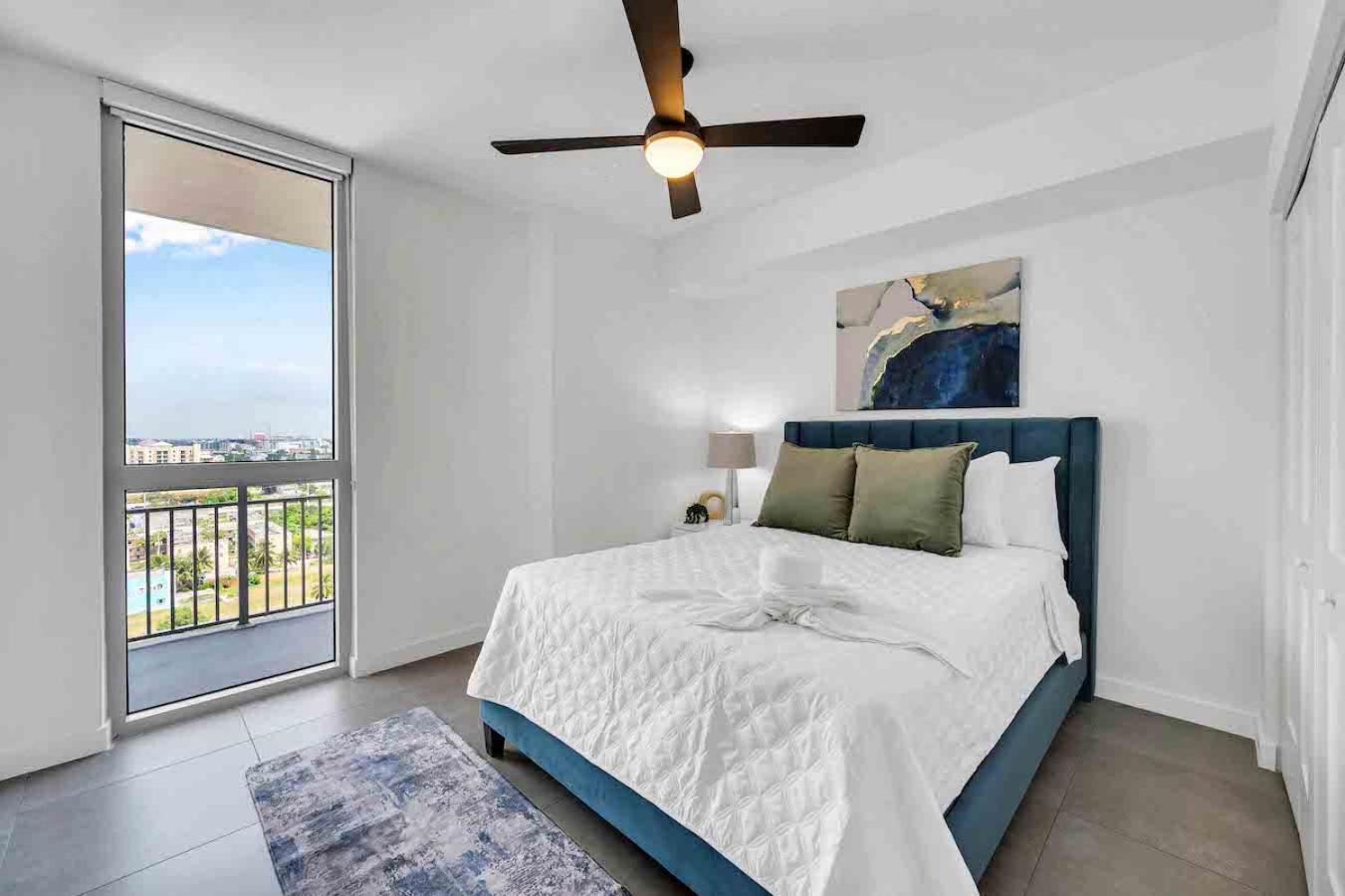 Amazing 3 Bed Unit In Dwntwn Miami With Free Parking Apartman Kültér fotó