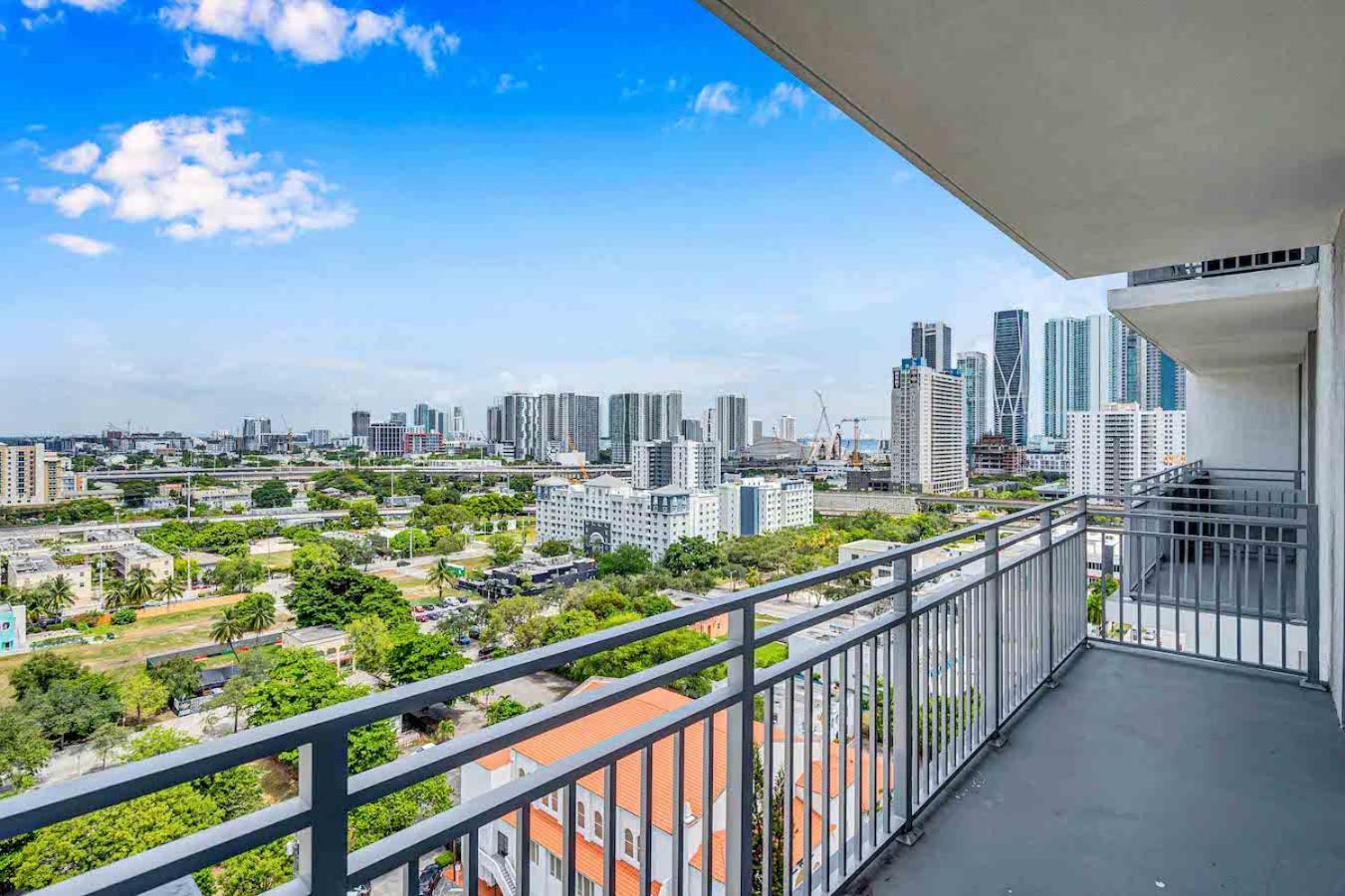 Amazing 3 Bed Unit In Dwntwn Miami With Free Parking Apartman Kültér fotó