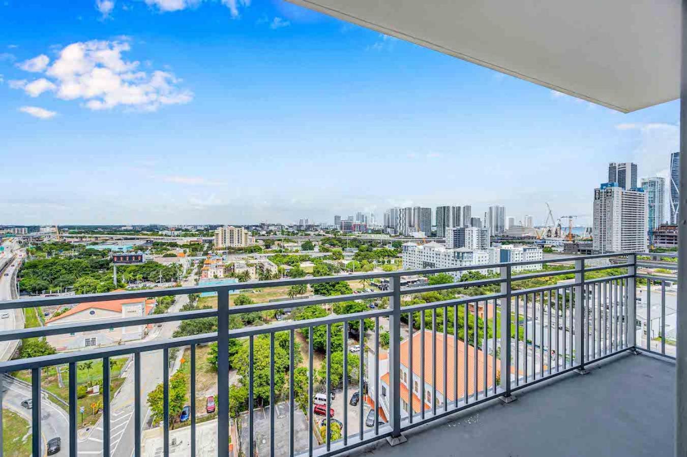 Amazing 3 Bed Unit In Dwntwn Miami With Free Parking Apartman Kültér fotó