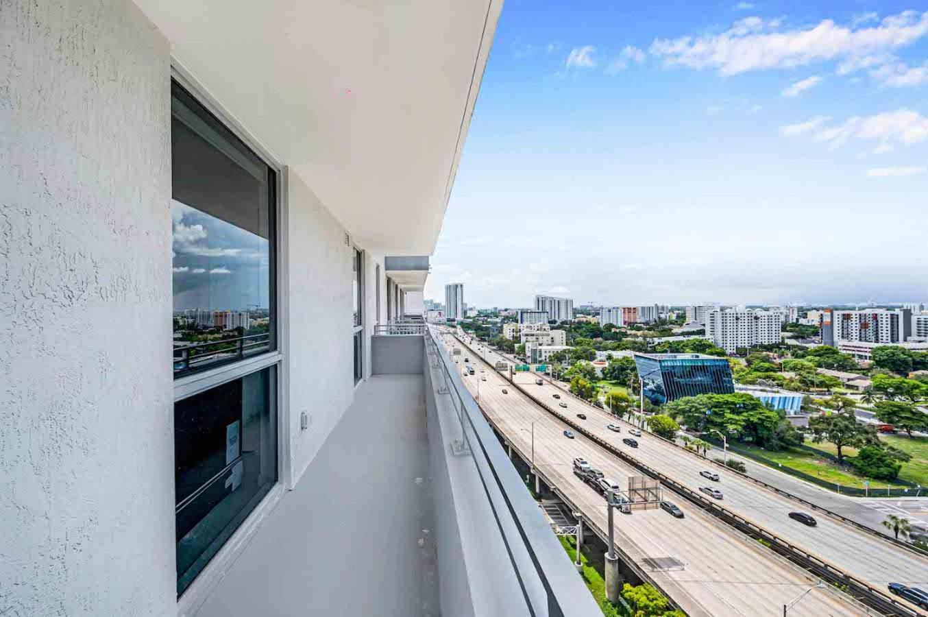Amazing 3 Bed Unit In Dwntwn Miami With Free Parking Apartman Kültér fotó